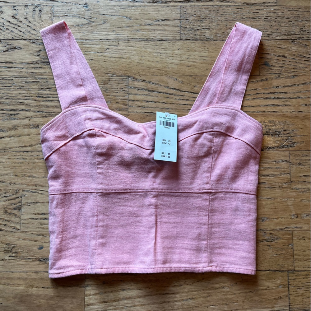 NWT Abercrombie & Fitch pink linen blend cropped top. Size small.